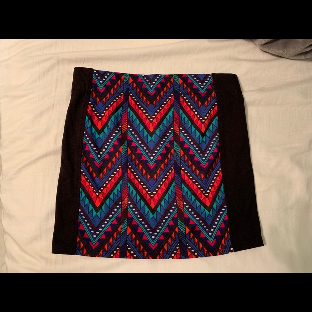 Nollie Patterned Multi-Color Bodycon Mini Skirt - Picture 5 of 8